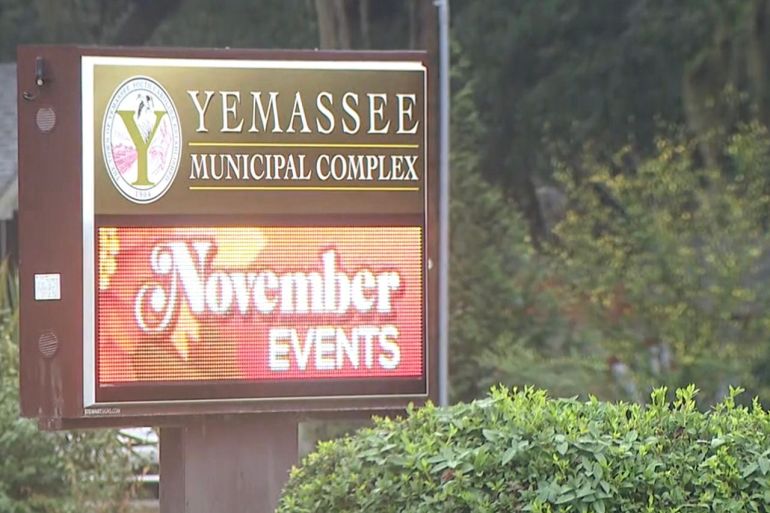 Road sign advertising events in Yemassee